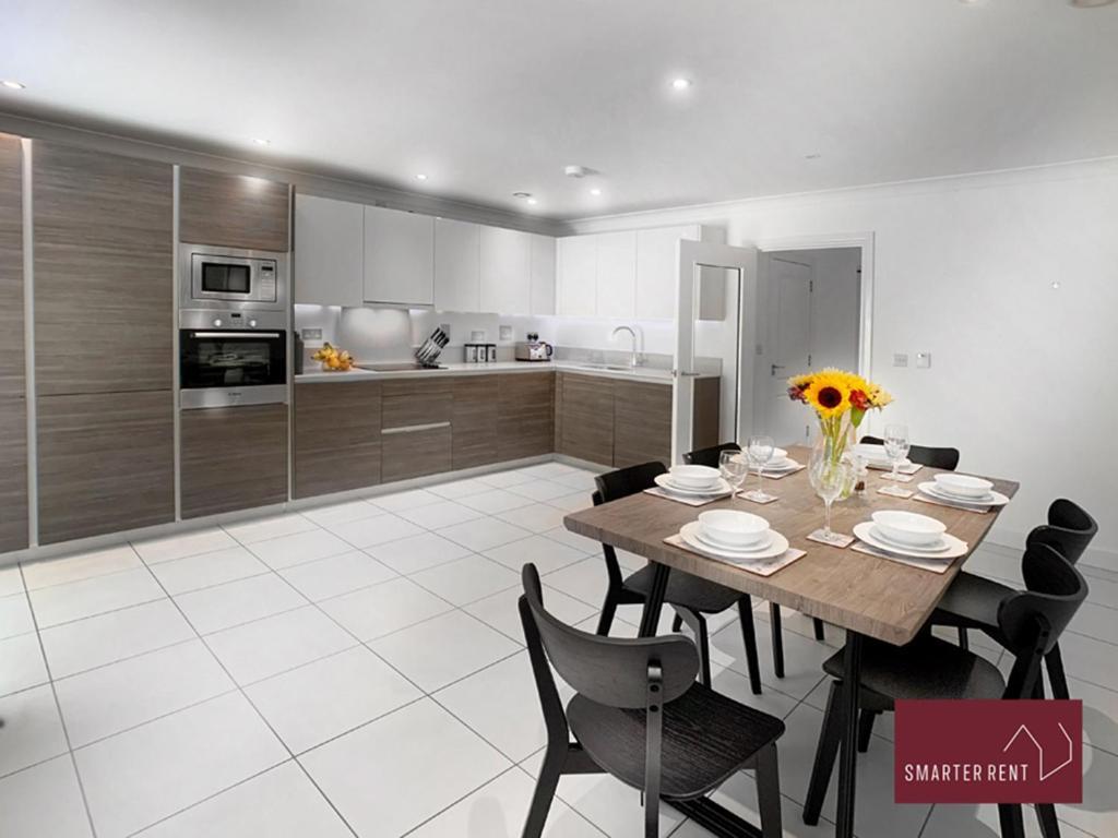 Maidenhead, Leander - 3 Bedroom - Parking & Garden 外观 照片